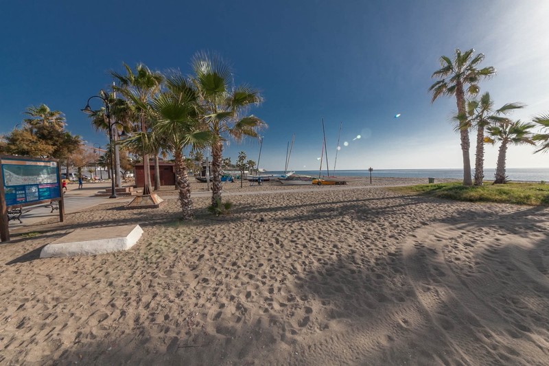 Penthouse in La Cala slechts 50 meter van het strand.